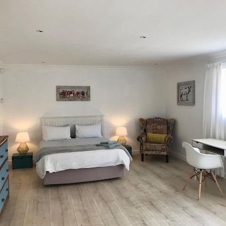 Sunset Beach Living Guesthouse 开普敦 外观 照片